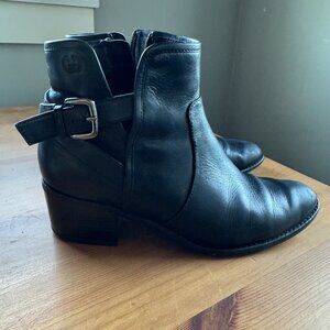 Gerry Weber black leather ankle boots (Josef Seibel)